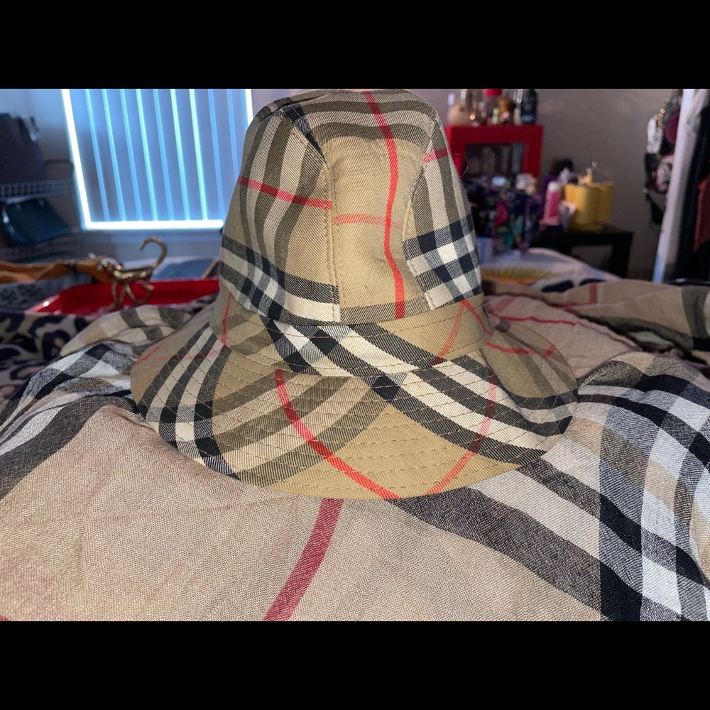 Vintage Authentic Burberry (small)